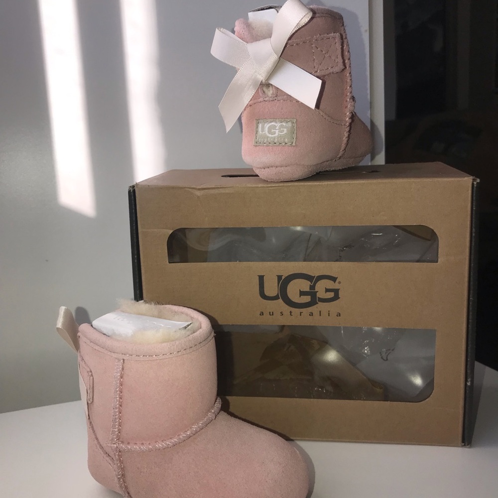 Baby Authentic girl Infant UGGs boots Light Pink, size 0/1 (0-6 months) - Picture 6 of 8